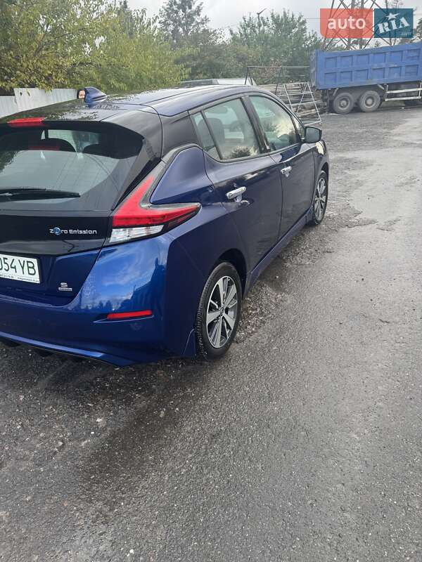 Хэтчбек Nissan Leaf 2020 в Киеве