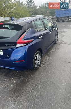 Хэтчбек Nissan Leaf 2020 в 