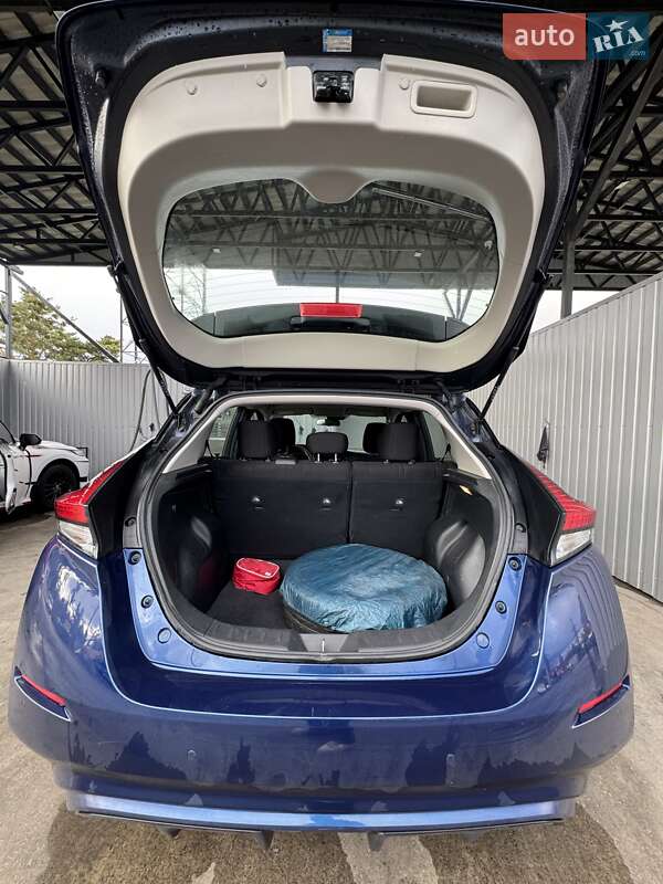 Хэтчбек Nissan Leaf 2020 в Киеве