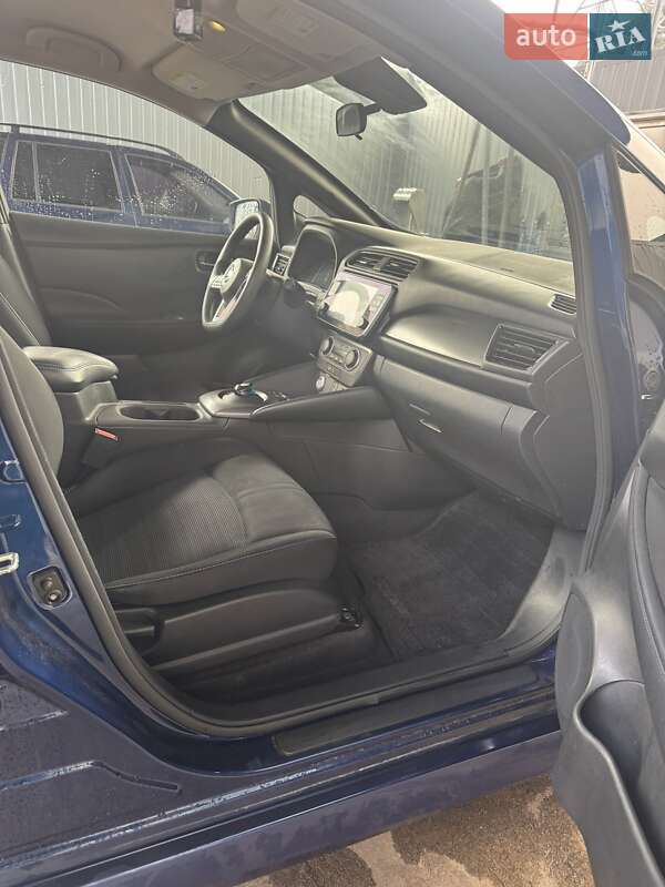 Хэтчбек Nissan Leaf 2020 в Киеве