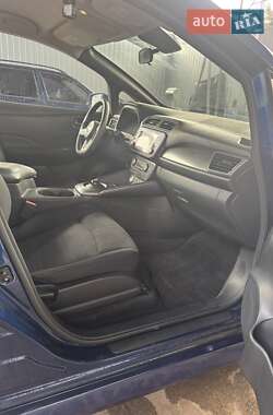 Хэтчбек Nissan Leaf 2020 в 
