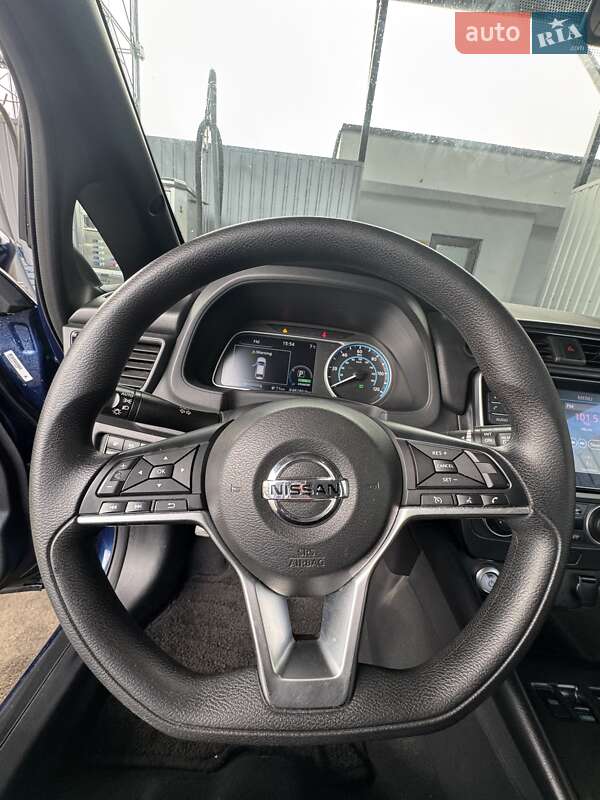 Хэтчбек Nissan Leaf 2020 в Киеве