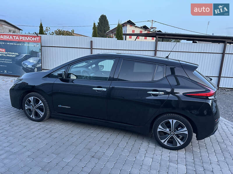Хэтчбек Nissan Leaf 2018 в Сокале