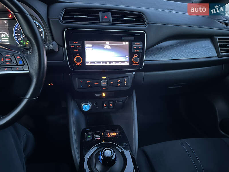 Хэтчбек Nissan Leaf 2018 в Сокале