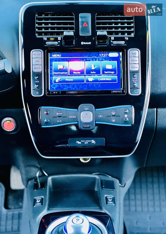 Хэтчбек Nissan Leaf 2015 в Луцке