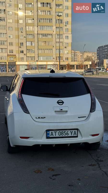 Хэтчбек Nissan Leaf 2015 в Ивано-Франковске