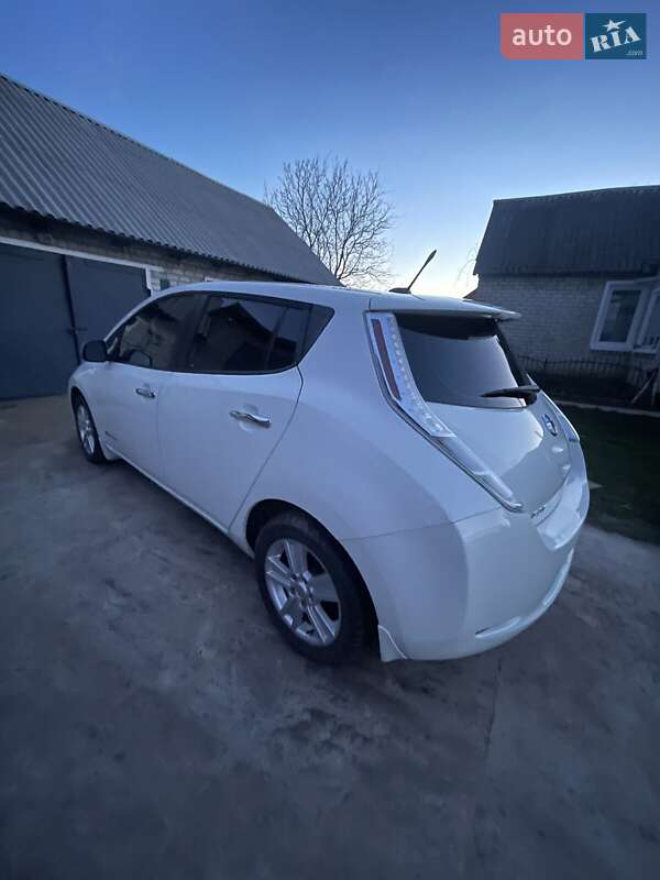Хетчбек Nissan Leaf 2013 в Нововолинську фото 3 Хетчбек Nissan Leaf 2013 в Нововолинську