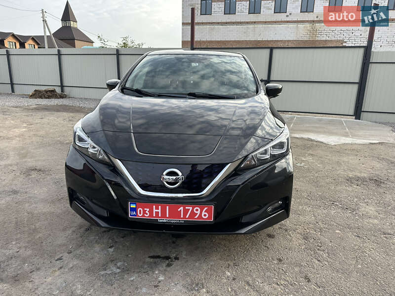 Хэтчбек Nissan Leaf 2018 в Сокале