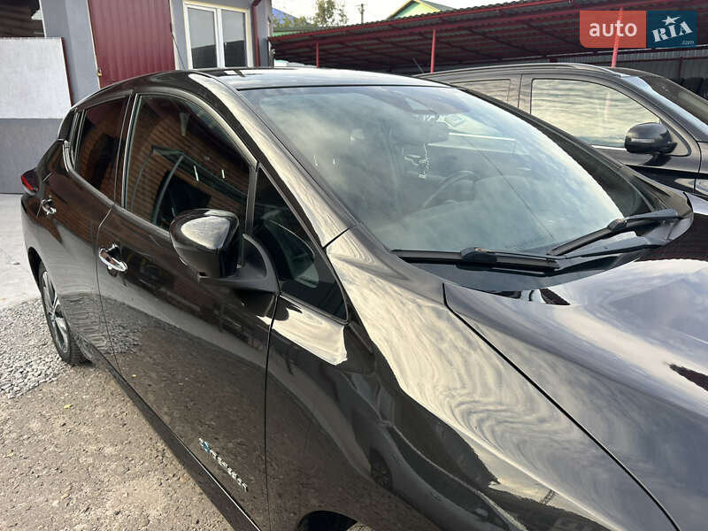 Хэтчбек Nissan Leaf 2018 в Сокале