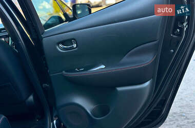 Хэтчбек Nissan Leaf 2018 в 