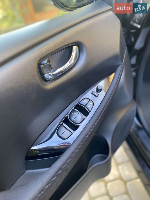 Хетчбек Nissan Leaf 2018 в Дрогобичі