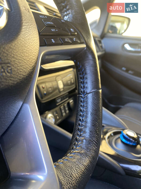 Хетчбек Nissan Leaf 2018 в Дрогобичі