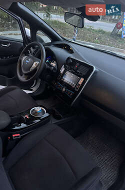 Хэтчбек Nissan Leaf 2016 в 