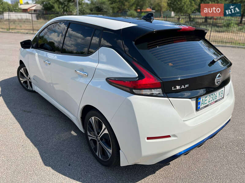 Хетчбек Nissan Leaf 2018 в Дніпрі