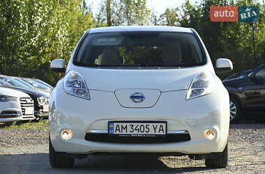 Хэтчбек Nissan Leaf 2011 в 