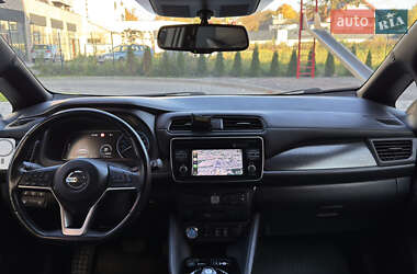 Хэтчбек Nissan Leaf 2018 в 