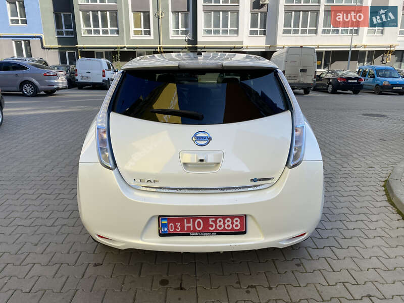 Хэтчбек Nissan Leaf 2014 в Черновцах