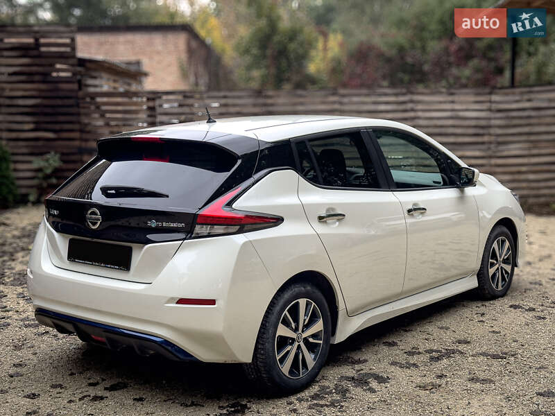 Хетчбек Nissan Leaf 2021 в Бродах