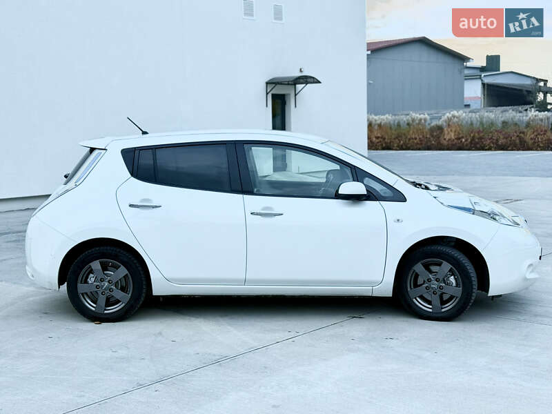 Хэтчбек Nissan Leaf 2014 в Луцке