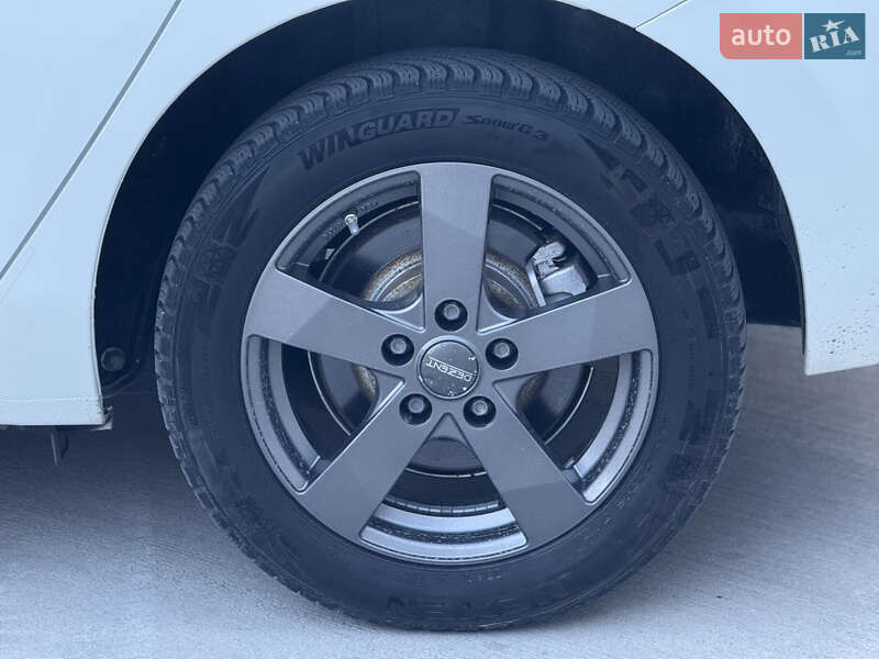 Хэтчбек Nissan Leaf 2014 в Луцке