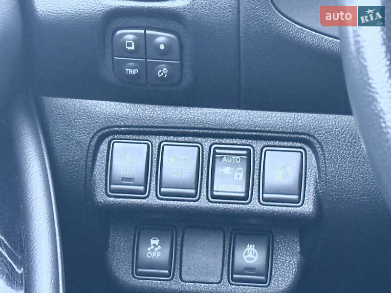 Хэтчбек Nissan Leaf 2014 в Луцке