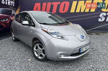 Хетчбек Nissan Leaf 2012 в Стрию