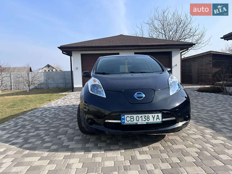 Хетчбек Nissan Leaf 2013 в Чернігові