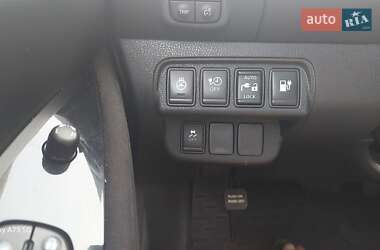 Хэтчбек Nissan Leaf 2016 в 