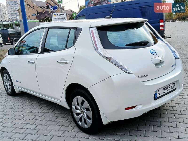 Хетчбек Nissan Leaf 2015 в Києві