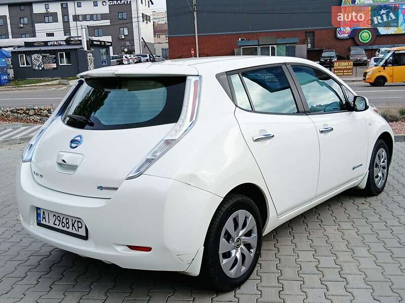Хетчбек Nissan Leaf 2015 в Києві
