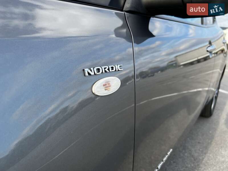 Хэтчбек Nissan Leaf 2014 в Днепре фото 3 Хэтчбек Nissan Leaf 2014 в Днепре