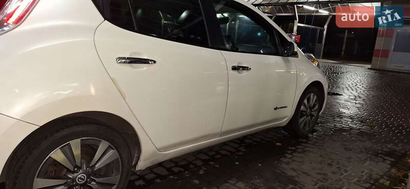 Хэтчбек Nissan Leaf 2013 в Ровно