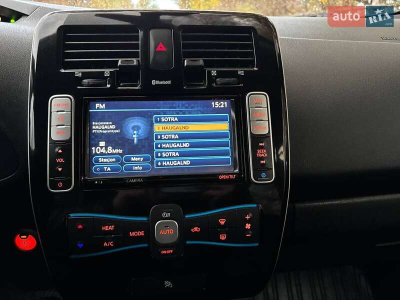Хэтчбек Nissan Leaf 2013 в Днепре