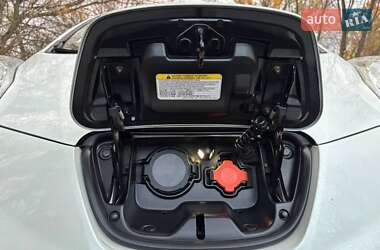Хэтчбек Nissan Leaf 2013 в Днепре