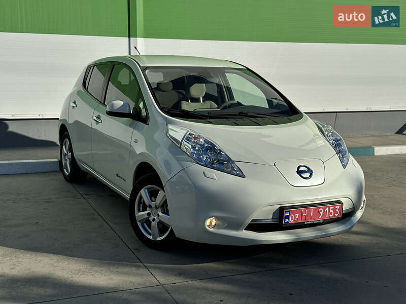 Хэтчбек Nissan Leaf 2012 в Александрие