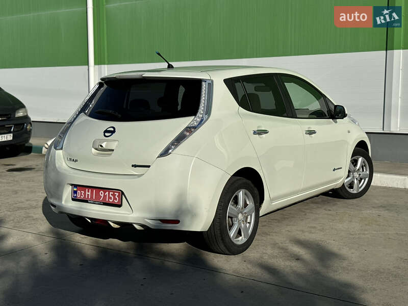 Хэтчбек Nissan Leaf 2012 в Александрие