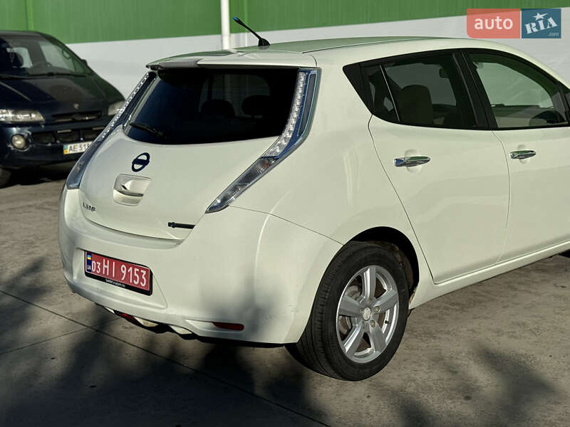 Хэтчбек Nissan Leaf 2012 в Александрие