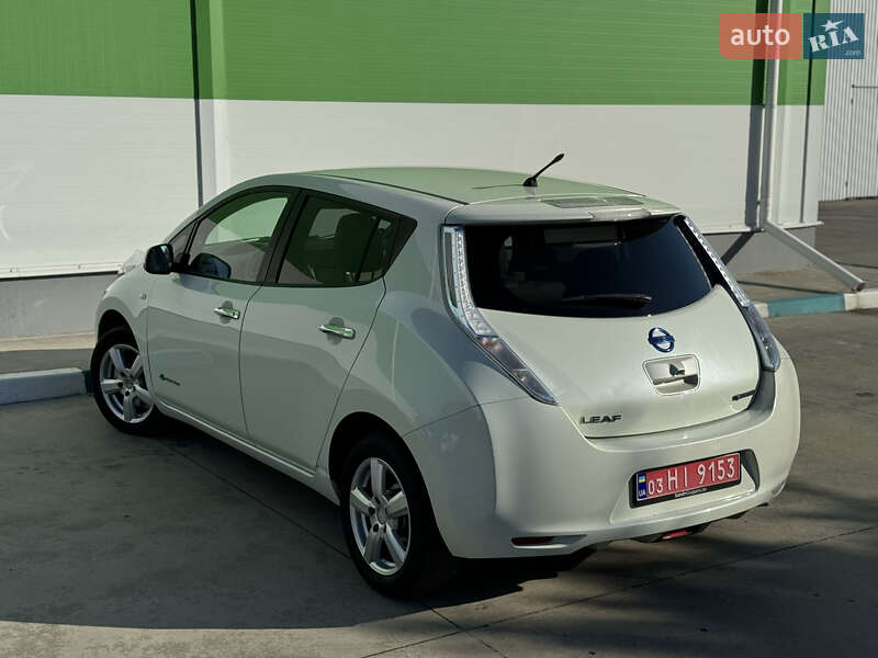 Хэтчбек Nissan Leaf 2012 в Александрие