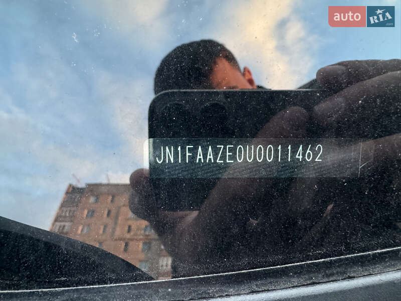 Хэтчбек Nissan Leaf 2012 в Александрие