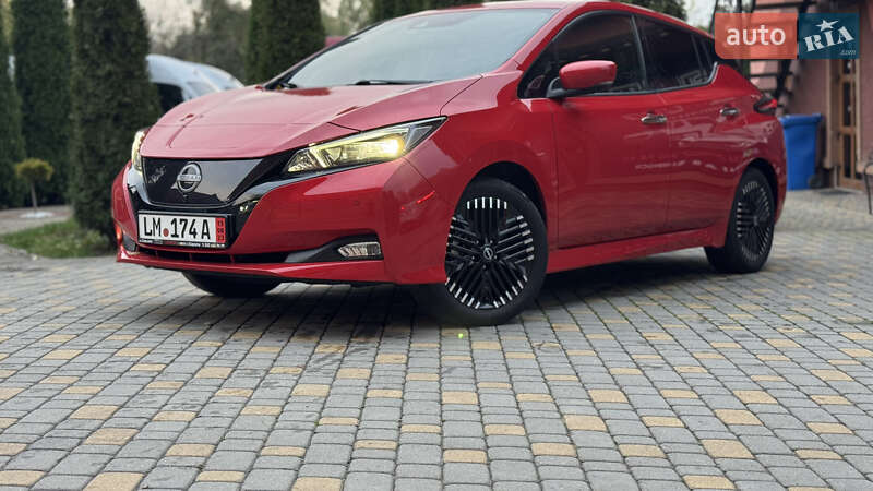 Хэтчбек Nissan Leaf 2023 в Сваляве