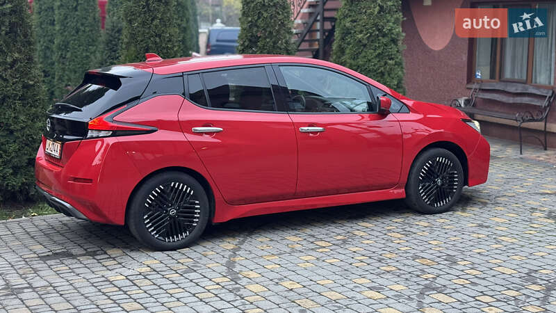 Хэтчбек Nissan Leaf 2023 в Сваляве