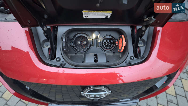 Хэтчбек Nissan Leaf 2023 в Сваляве