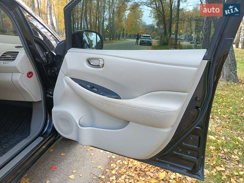 Хэтчбек Nissan Leaf 2012 в Ахтырке фото 13 Хэтчбек Nissan Leaf 2012 в Ахтырке