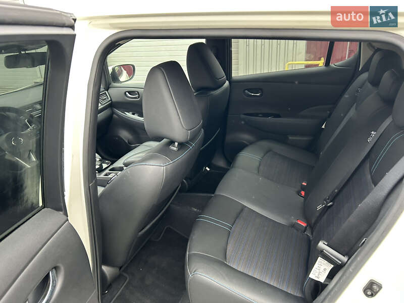 Хэтчбек Nissan Leaf 2020 в Киеве