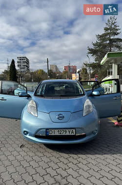 Хетчбек Nissan Leaf 2015 в 