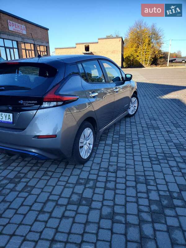 Хэтчбек Nissan Leaf 2019 в Снятине