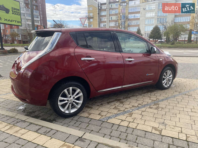 Хэтчбек Nissan Leaf 2014 в Ивано-Франковске