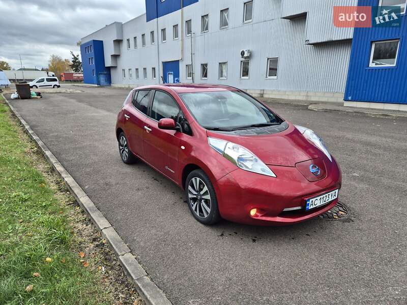 Хэтчбек Nissan Leaf 2014 в Ковеле