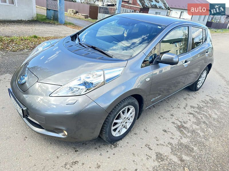 Хэтчбек Nissan Leaf 2016 в Черновцах фото Хэтчбек Nissan Leaf 2016 в Черновцах