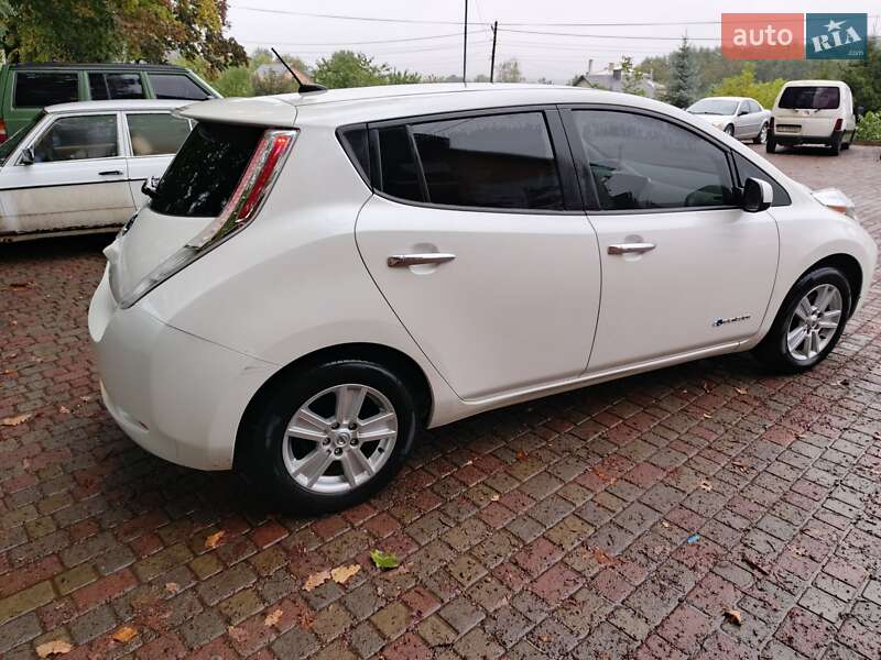 Хетчбек Nissan Leaf 2014 в Чернівцях фото 4 Хетчбек Nissan Leaf 2014 в Чернівцях